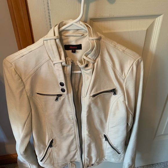 Women's Gorgeous Leather Jacket, purchased in Italy**** - Picture 12 of 15